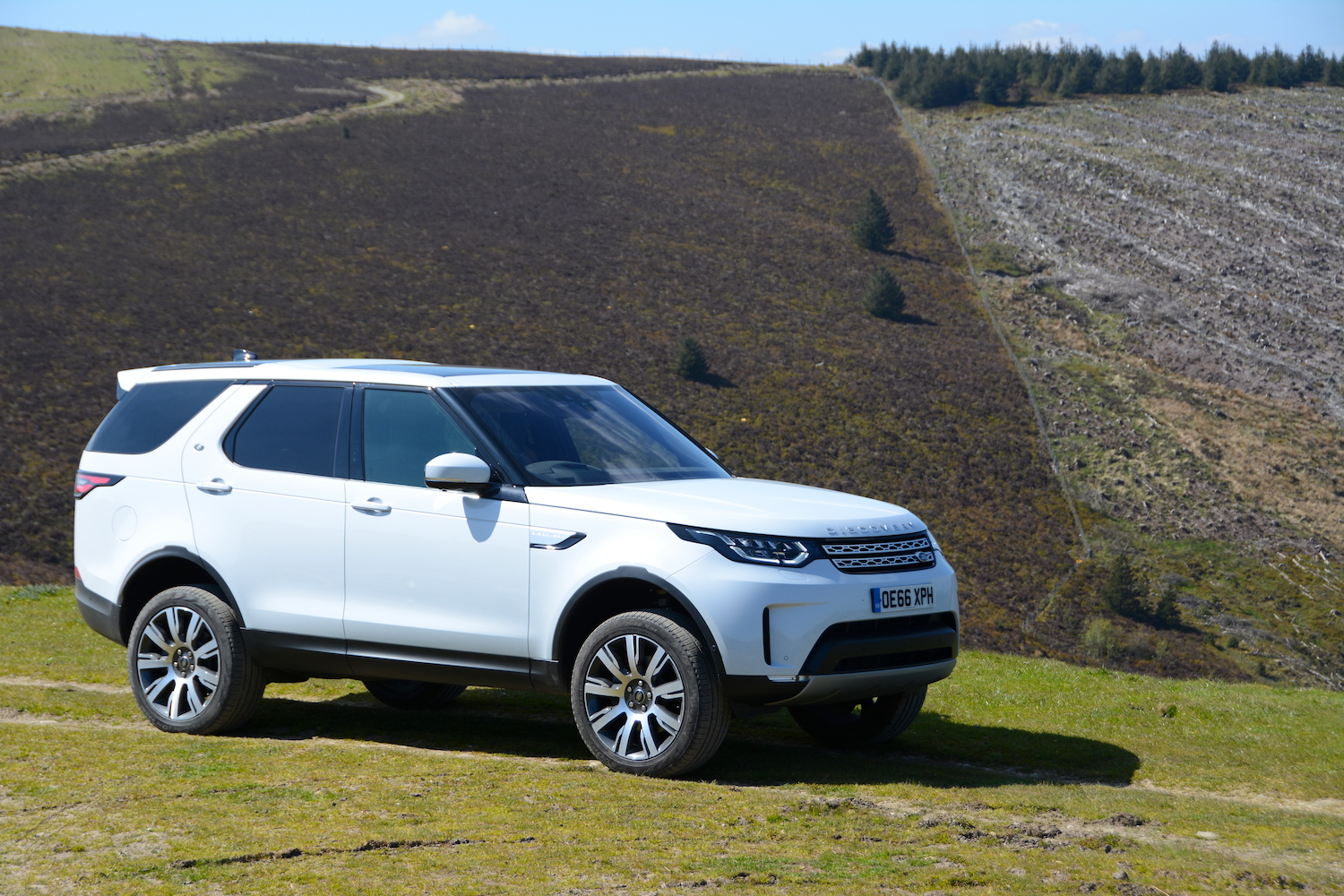 land rover discovery review uk