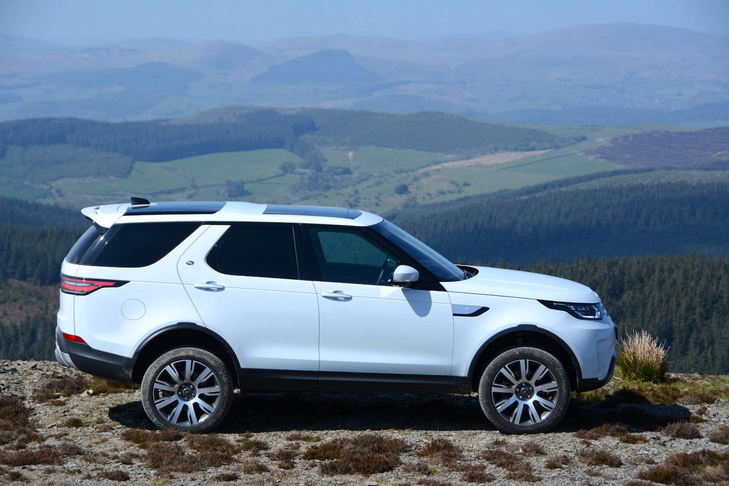 land rover discovery review uk